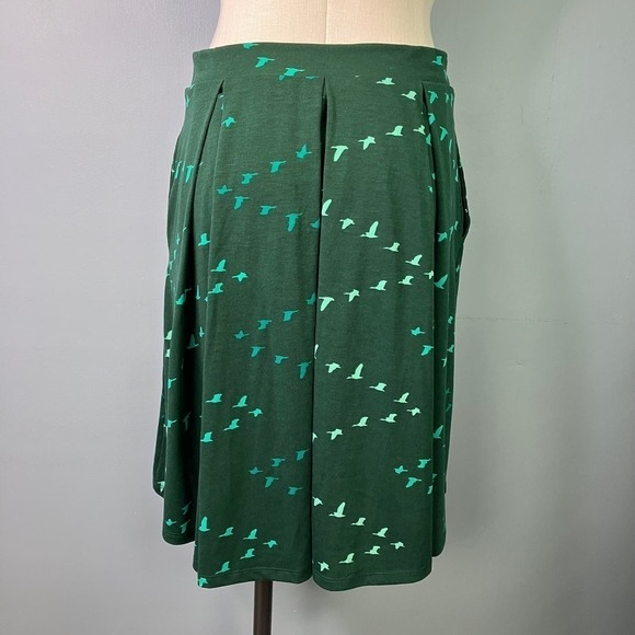 LuLaRoe Green Goose V Formation Madison Pleated Swing Skirt with Pockets Size M - Picture 3 of 12